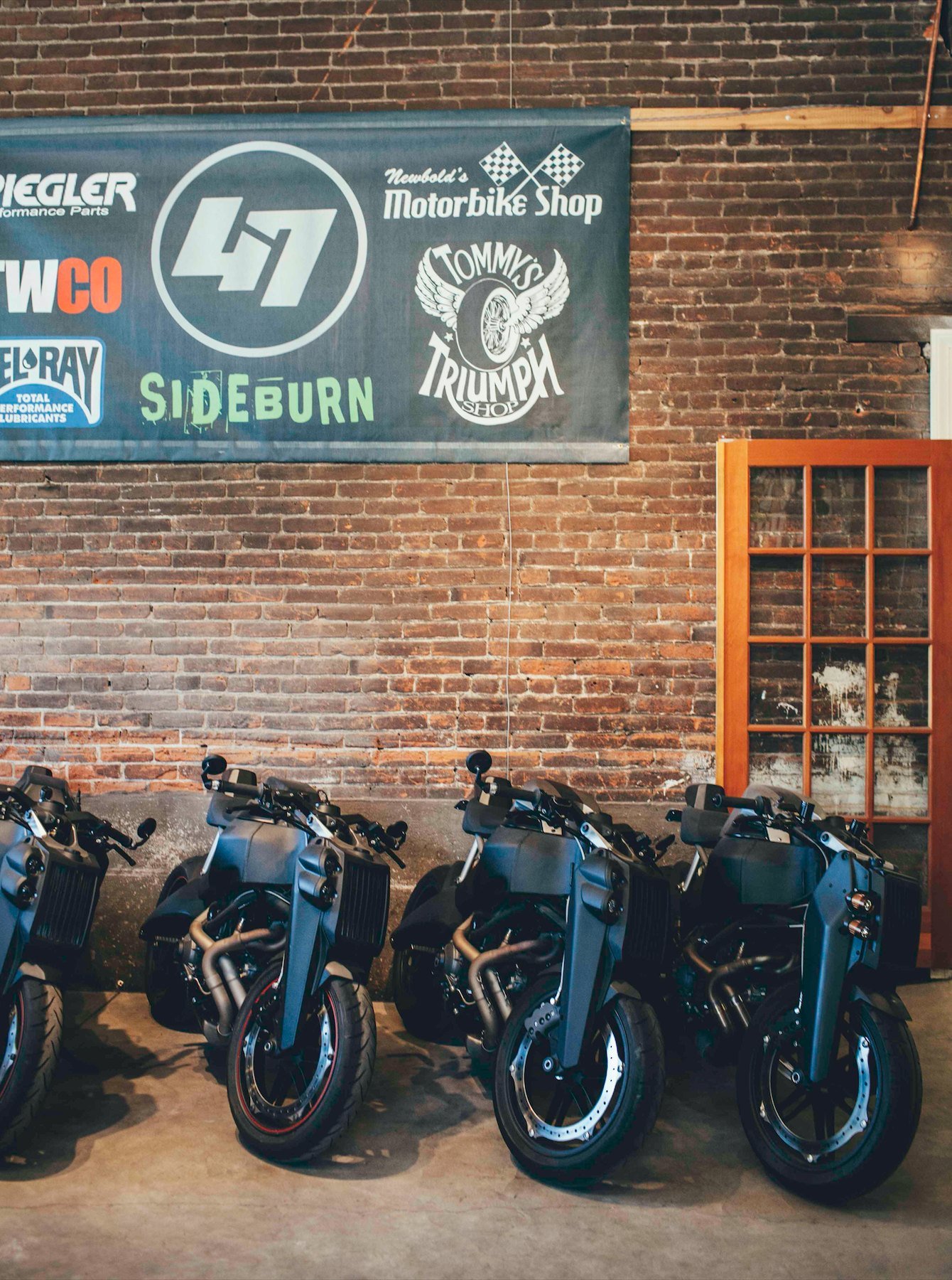 Denver shop — black line